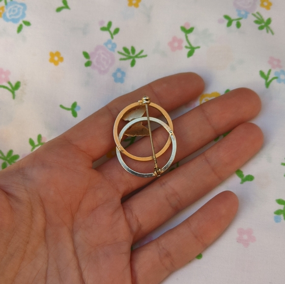 VTG Gold Butterfly Brooch - Picture 5 of 5